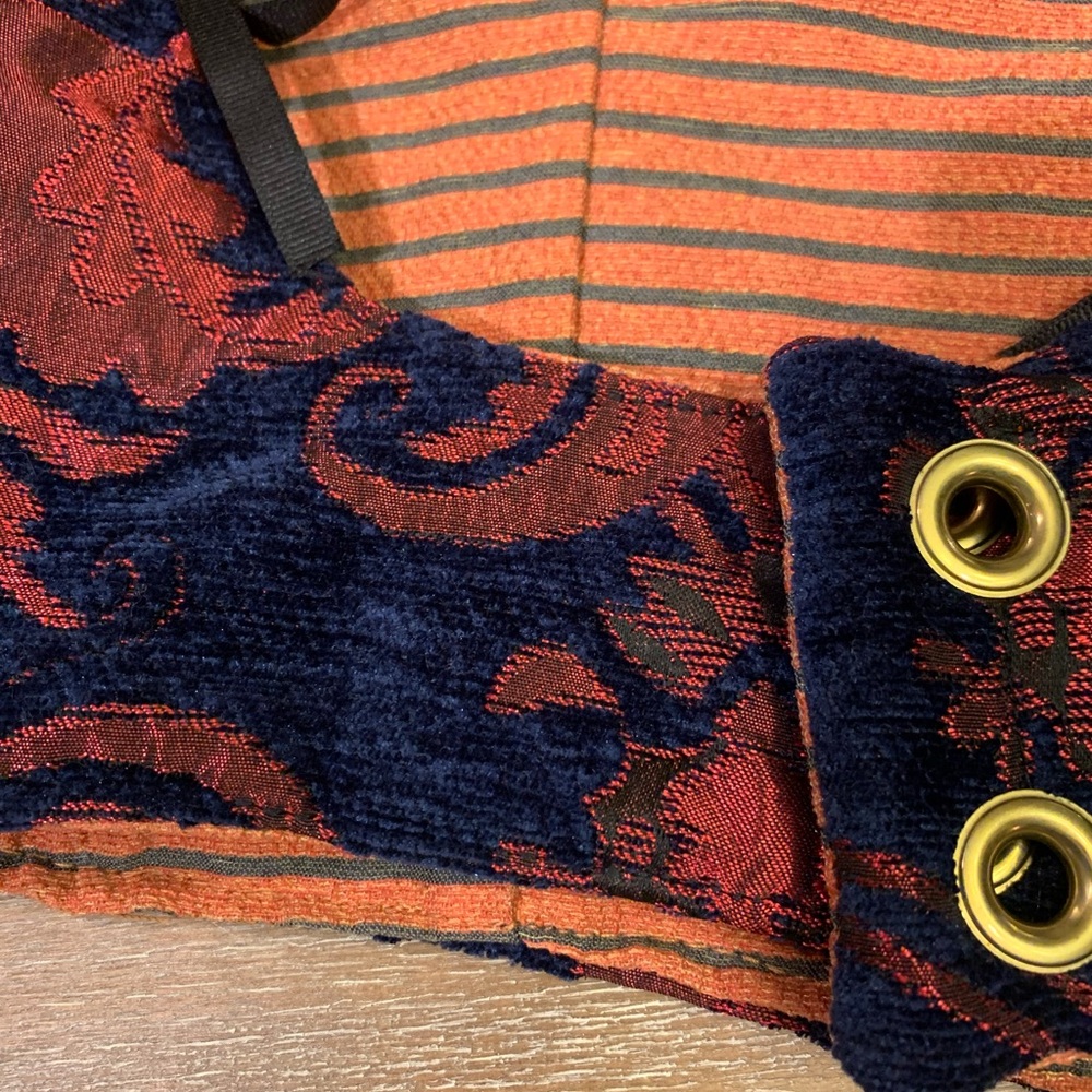 Cropped Dapper Vixen Top Missing Closure String - Picture 8 of 11